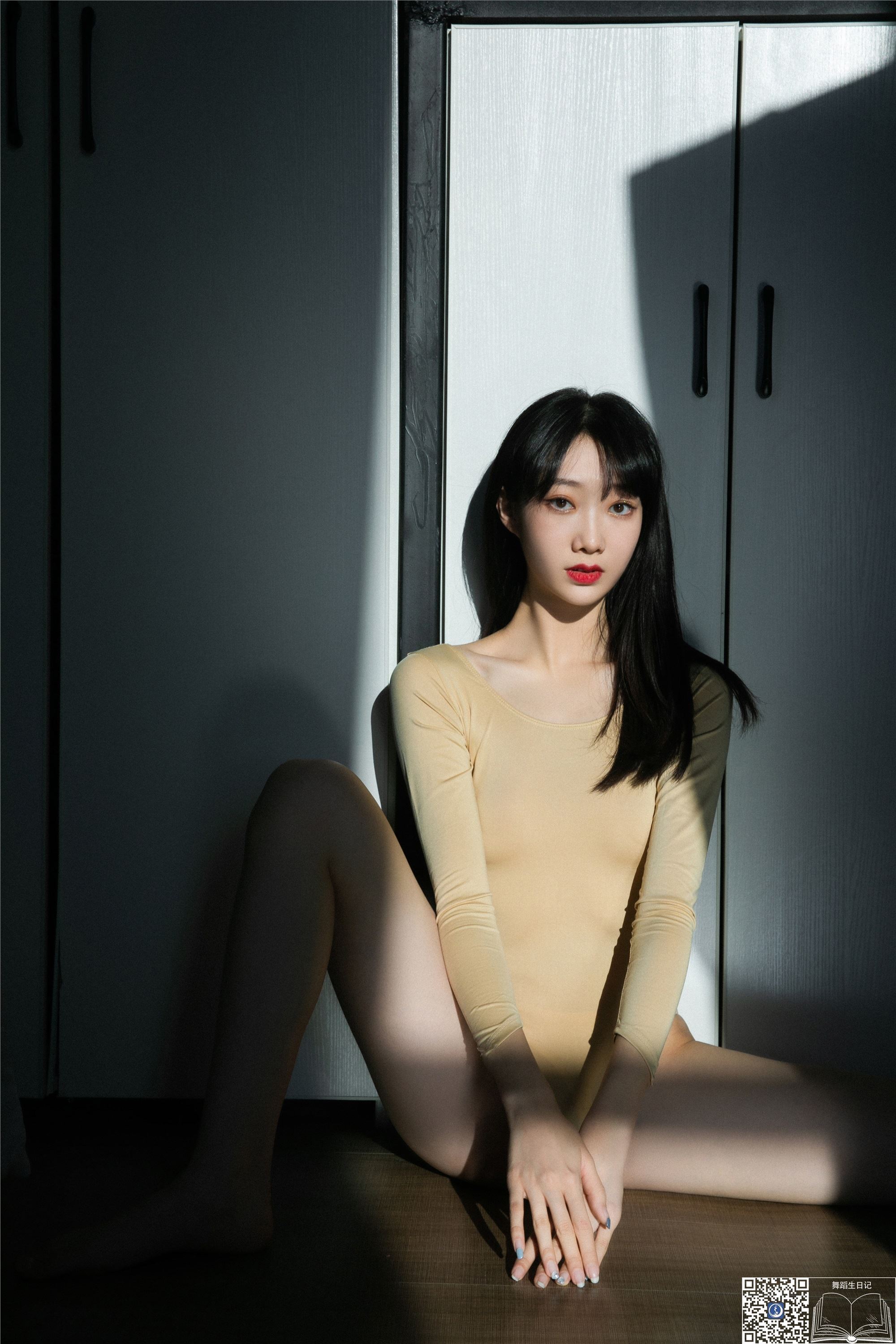 GALLI嘉丽 舞蹈生日记 101 - 鱼子酱